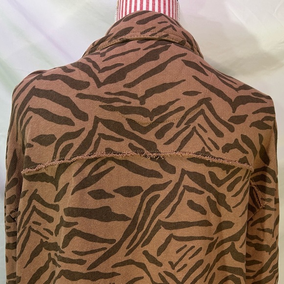 Kensie Brown Zebra Print Button Up Shacket 100% Cotton Fairycore Boho Size XL - Picture 6 of 8